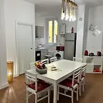 Апартаменты San Peter Vale House