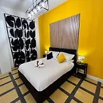San Peter Vale House * רומא